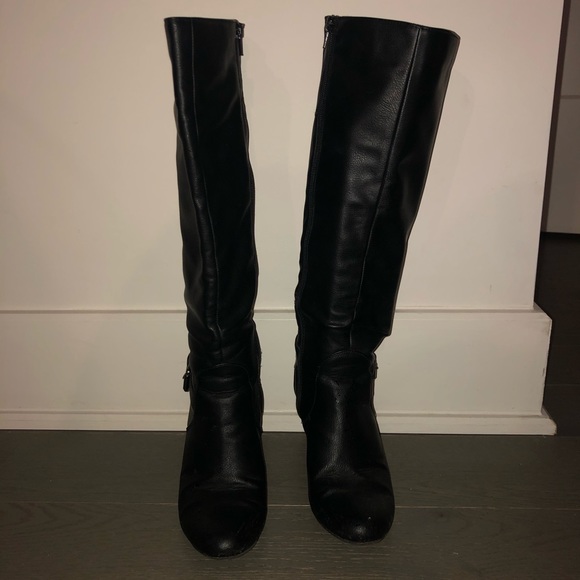 Black high boots - Picture 3 of 8